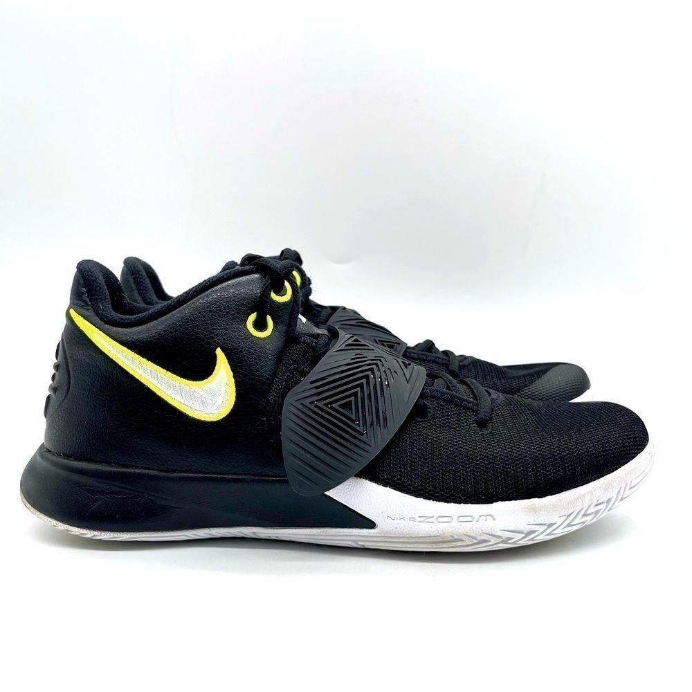 Kyrie Flytrap 3 Black Volt